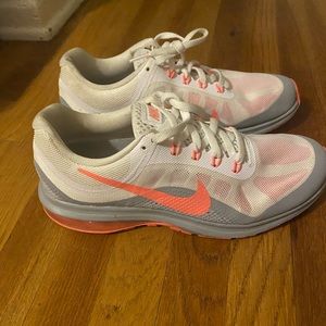 Women’s Nike Max Dynasty 2
